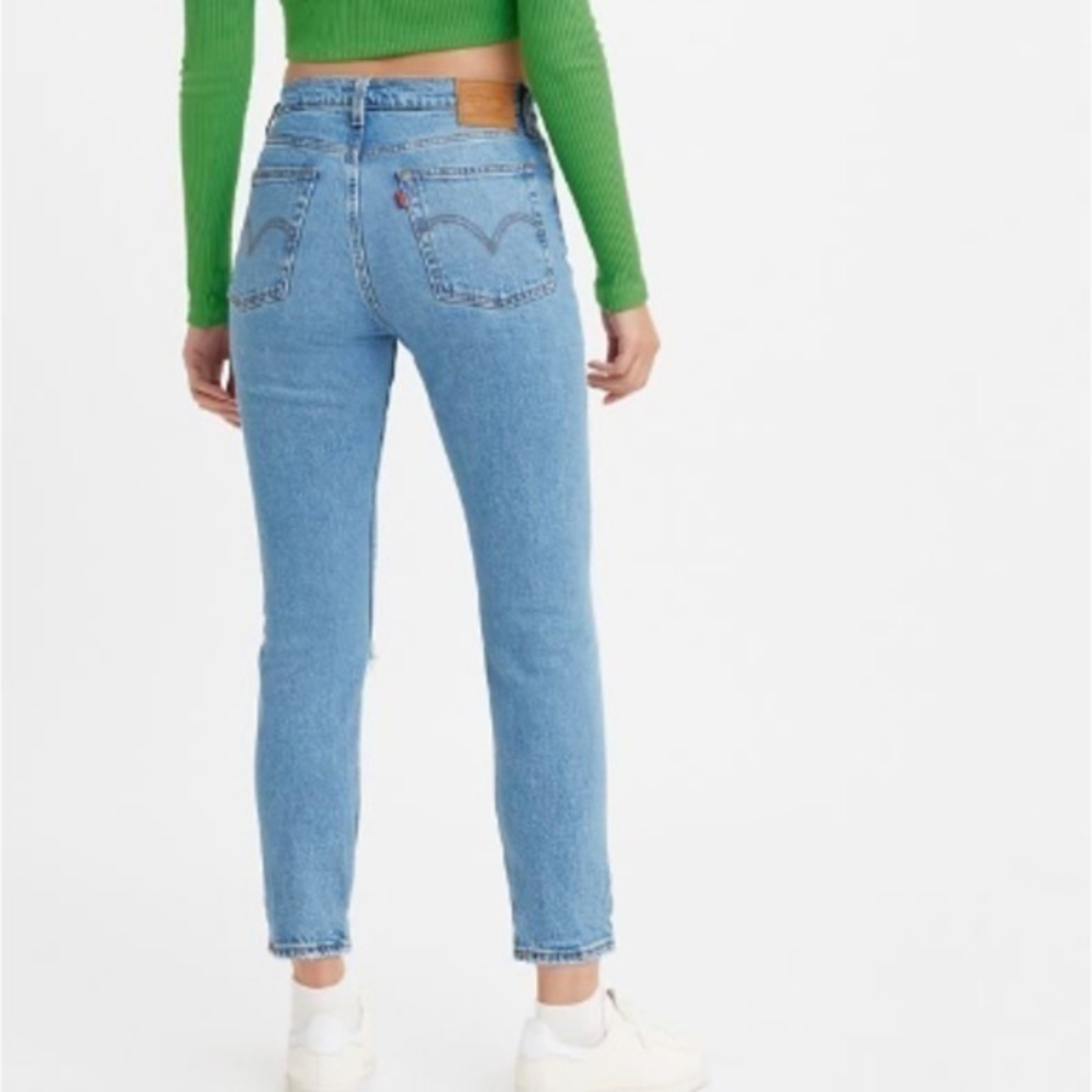 Levi's wedgie Fit Ankle premium womens button fly distressed‎ jeans Size 24 X 27 - Picture 2 of 6